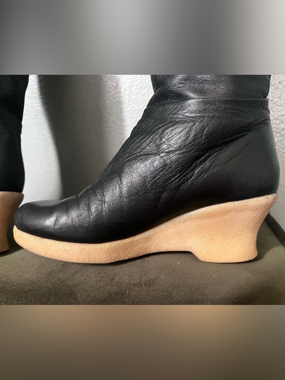 CHANEL Black Leather calf high Boots with Beige Wedge Sole and Fur lining - Picture 8 of 15